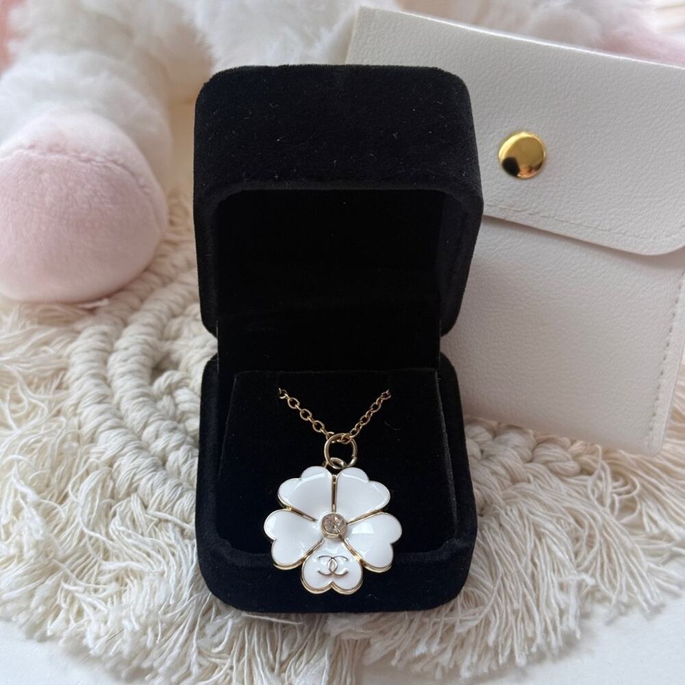 🎁BOGO Sale! Vintage ONLY 1! CHANEL Floral Upcycled Necklace